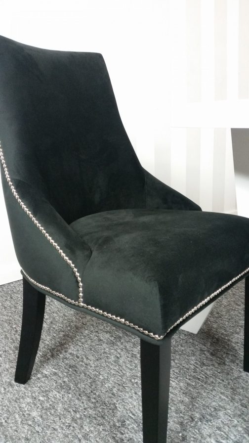 Krzesło tapicerowane z kołatką Bari czarne