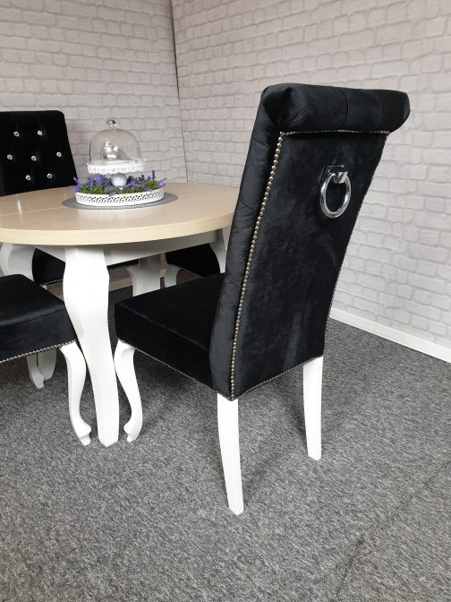 Krzesło tapicerowane z kołatką Valencia pikowane kryształkami czarno-białe