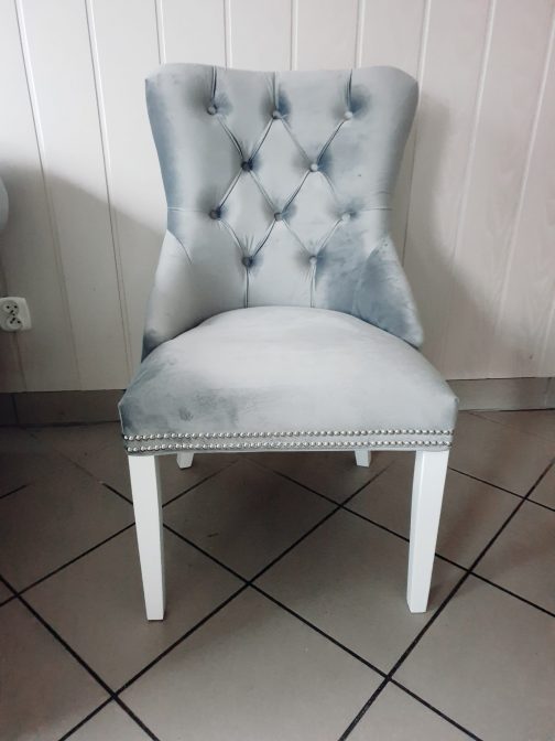 Krzesło tapicerowane z kołatką Monaco Deluxe