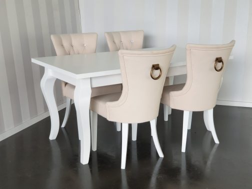 Krzesło tapicerowane z kołatką Dubai pikowane kryształkami beżowe jasne stół z krzesłami
