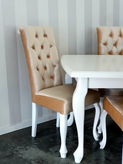 Stół z krzesłami Valencia 3 stół biały drewniany krzesła tapicerowane Valencia