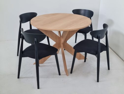 Stół drewniany okrągły Naturia krzesła Lars