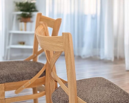 Krzesło drewniane dębowe tapicerowane nowoczesne Krzyż Modern