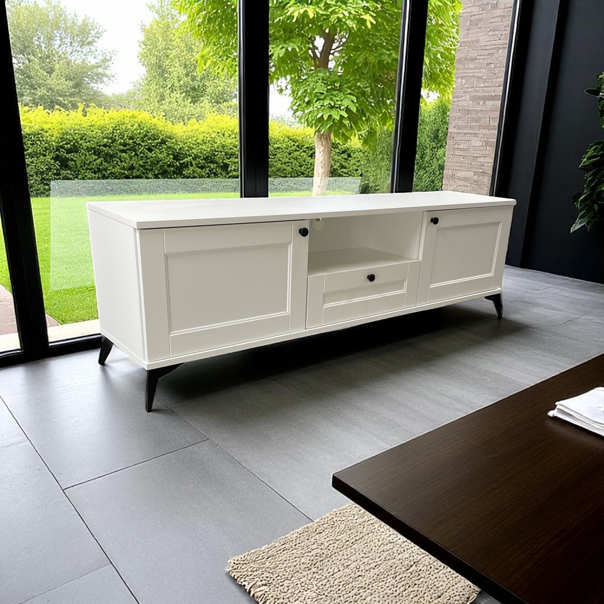 komoda RTV Classic Plus z nóżkami